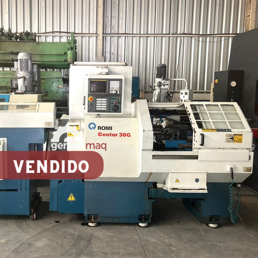 TORNO CNC ROMI CENTUR 30 G COM ALIMENTADOR DE BARRAS ANO 2009
